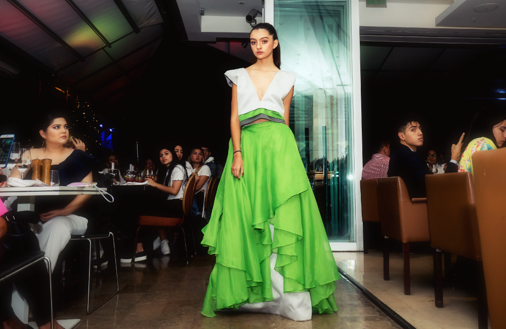 Desfile de moda en Circo Terraza Cali